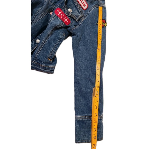 Levi's Women's Denim Jean Jacket Medium P/M Petite – Custom Embroidered Patches - Picture 10 of 10